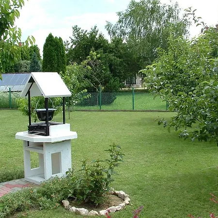 Zsuzsi Vendeghaz Guest house
